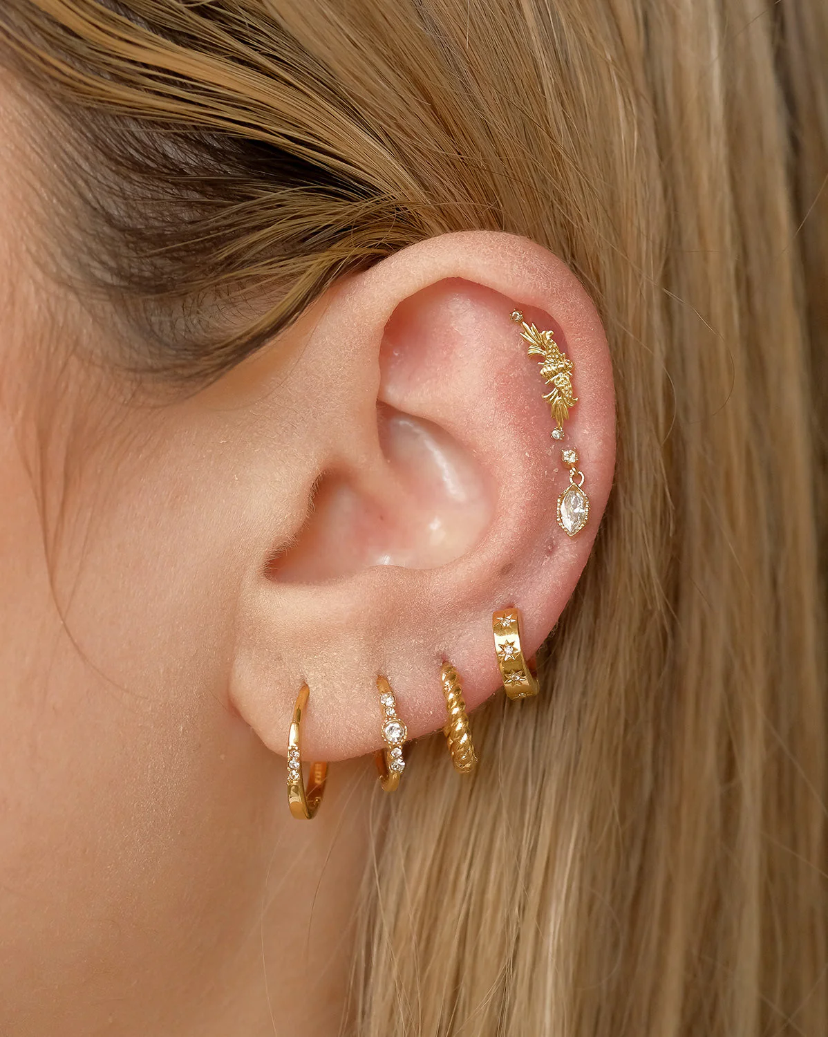 14K Solid Gold Bee Curve Single Stud - Image 5